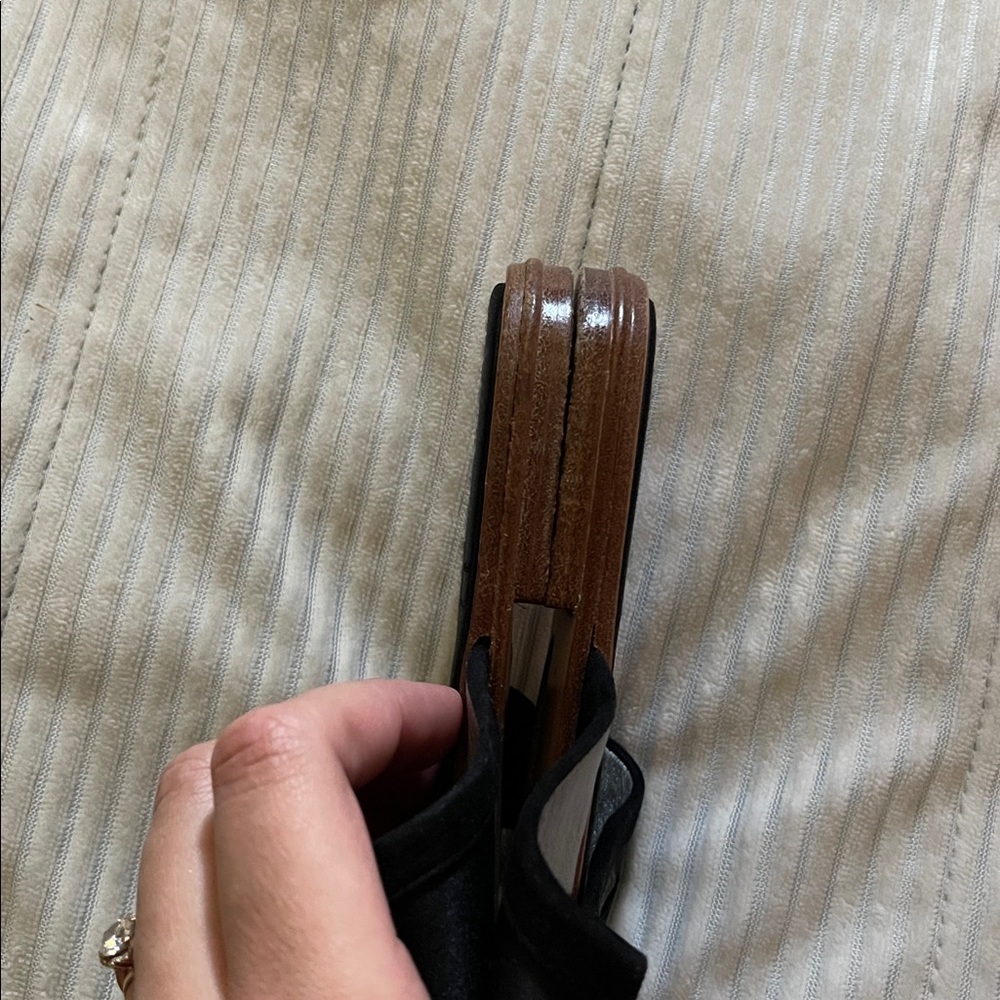 CHANEL Black and Tan Leather Thong Sandals - Picture 4 of 5